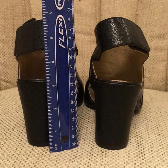 Naturalizer sandals. Black leather. - Picture 6 of 7